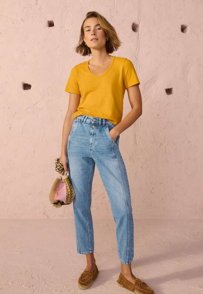Tapered jeans, Light wash, completeTheLook
